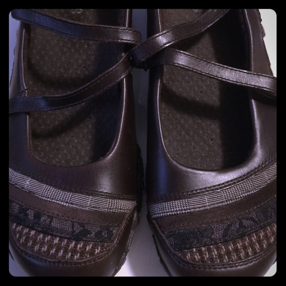 Skechers Brown slip-on Sneakers